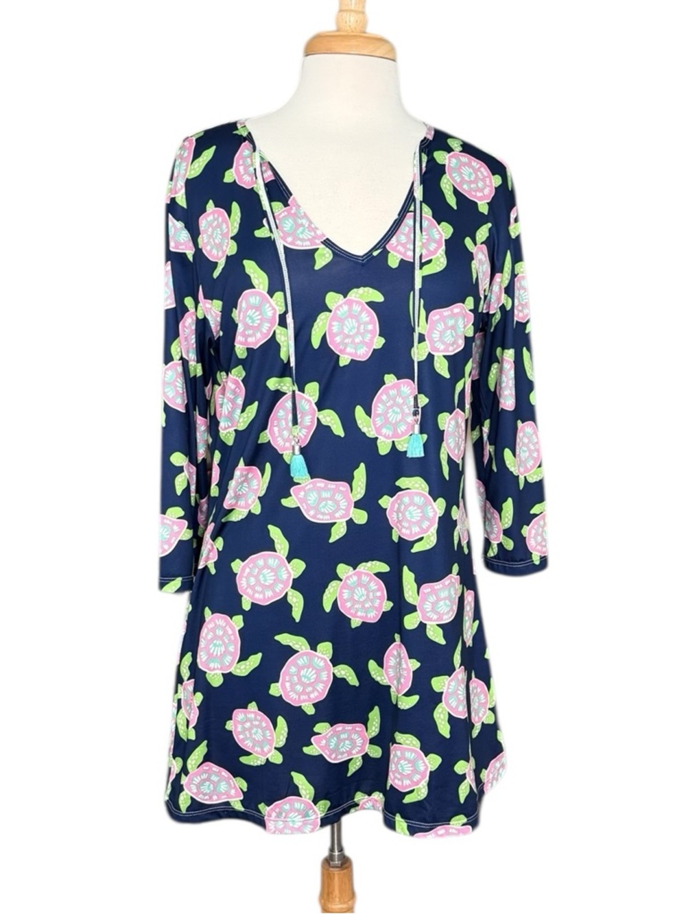 Viv & Lou Navy V-Neck Tunic with Pink Turtles Bay Small - Picture 7 of 7